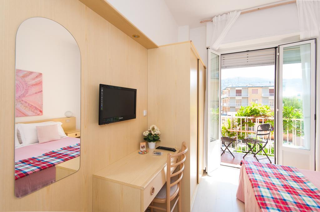 ספוטורנו Hotel Giongo מראה חיצוני תמונה